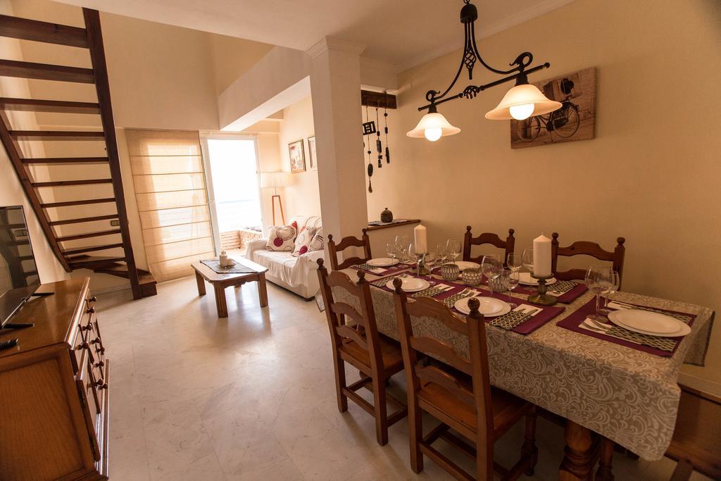 Deluxe Sea View Apartments توريمولينوس المظهر الخارجي الصورة